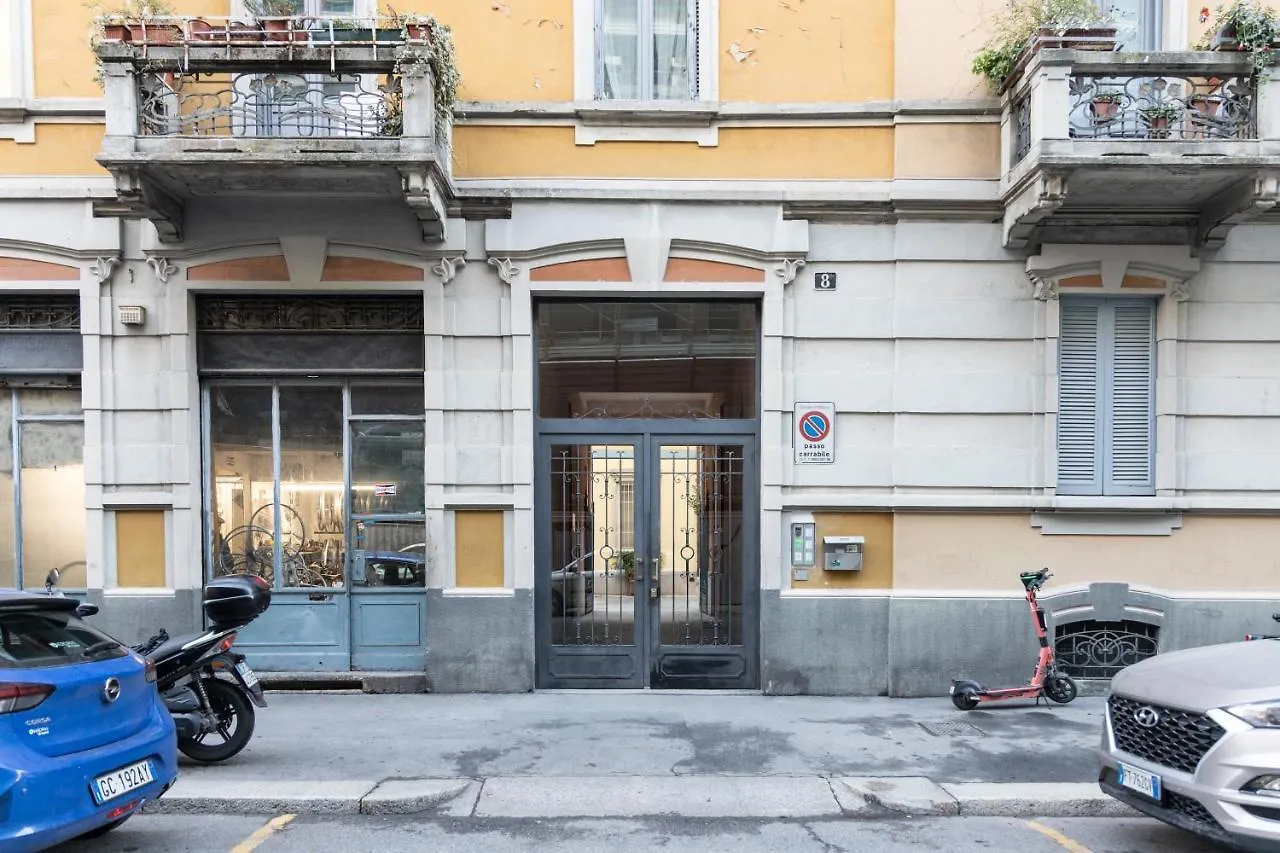 Apt Vicino Alla Metropolitana Porta Romana, 4 Minuti Da Duomo, Free Wifi&Netflix Milan Apartment