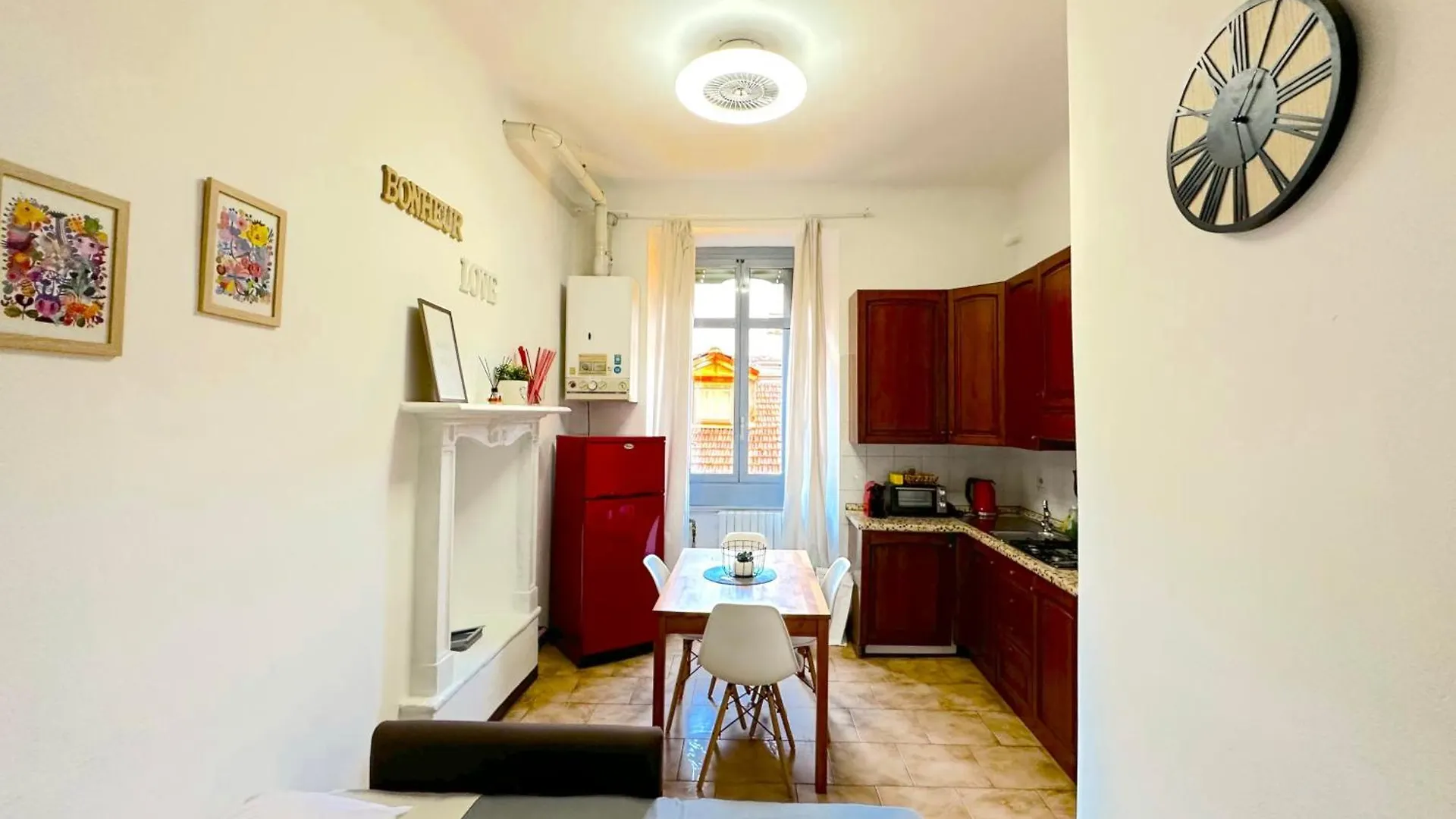Apt Vicino Alla Metropolitana Porta Romana, 4 Minuti Da Duomo, Free Wifi&Netflix Milan Apartment